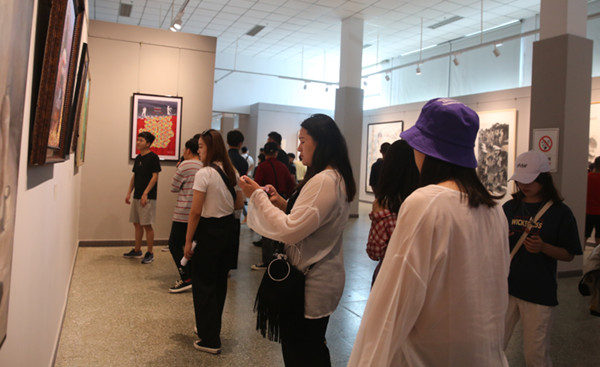 beat365官网教师作品入围第十三届全国美术作品展览张家口展区优秀作品展